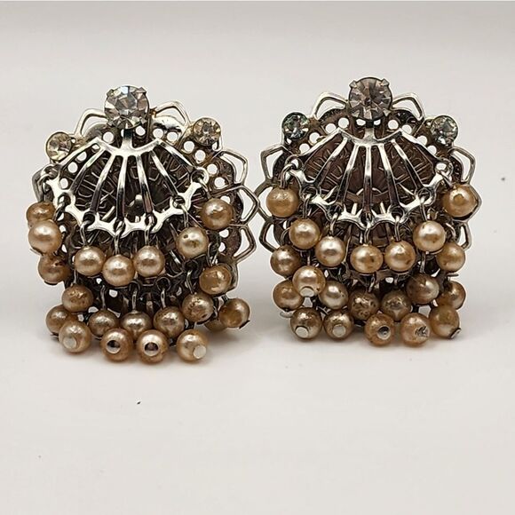 Vintage Clear Rhinestone And Cream Beads Waterfall Large Clip On Earrings - Picture 1 of 4